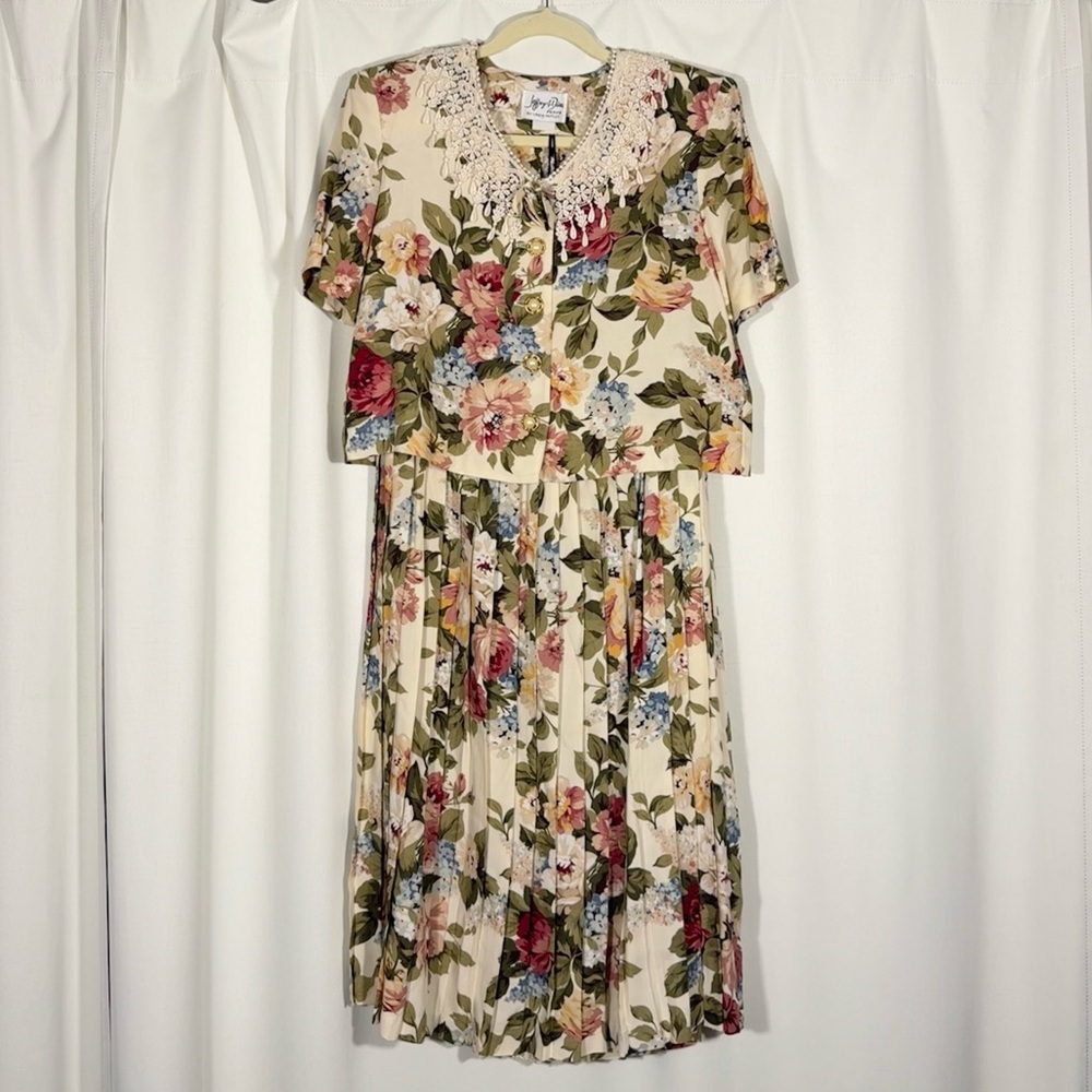 90s Vintage Jeffrey & Dara Floral Two Piece Skirt Set